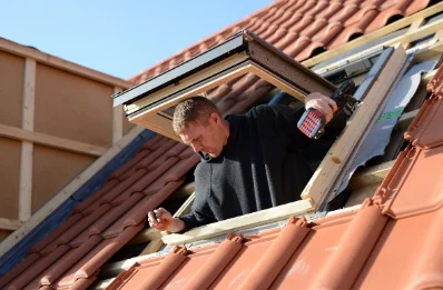 Pose de fenêtres de toit Velux à Saint-Barthélemy-de-Séchilienne